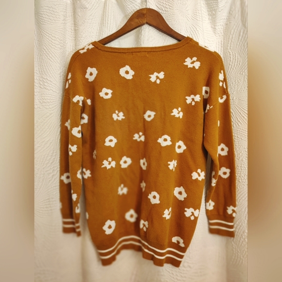 Maurices Floral Sweater Size L - Picture 5 of 6